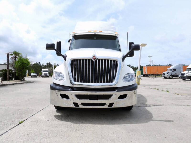 2020 International LT625