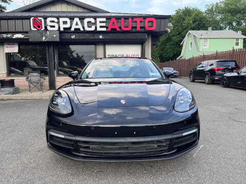 2017 Porsche Panamera