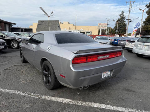 2014 Dodge Challenger SXT