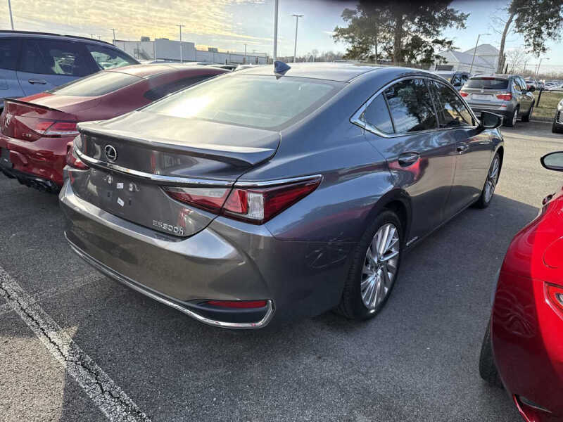 2020 Lexus ES 300h Ultra Luxury
