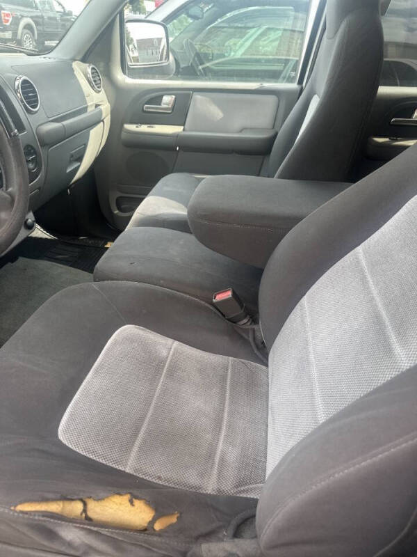 2004 Ford Expedition XLS
