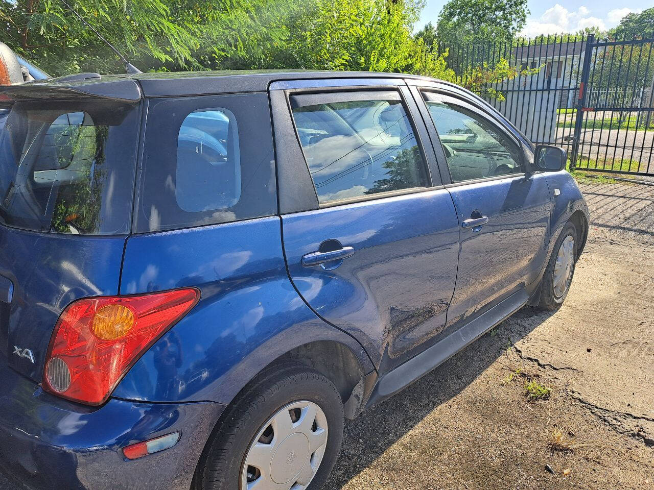 Blue 2005 Scion xA Base 4dr Hatchback 2