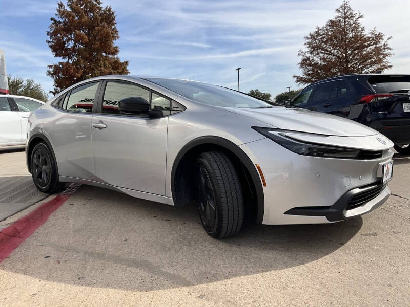 2025 Toyota Prius LE