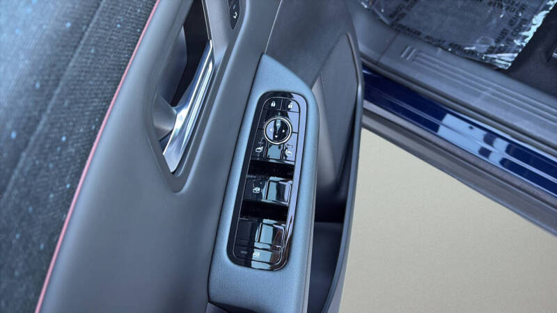 2026 Nissan LEAF Platinum+