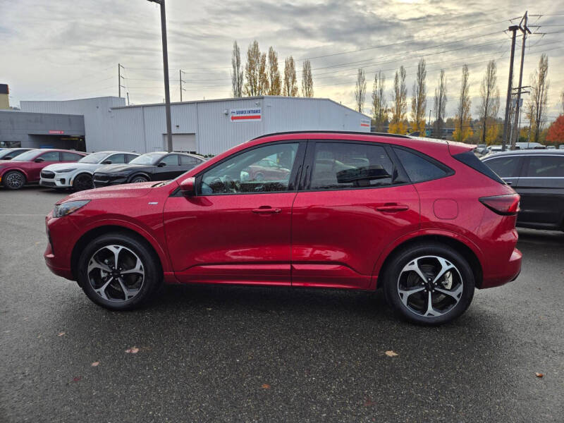 2025 Ford Escape Hybrid ST-Line Elite