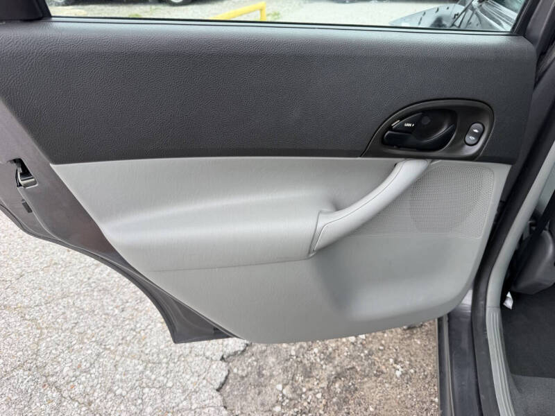 2007 Ford Focus ZX4 SE