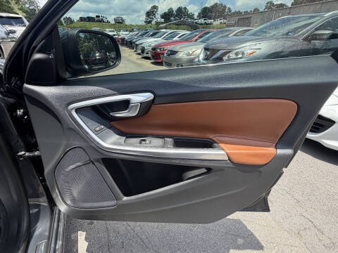 2015 Volvo S60 T5 Drive-E Platinum