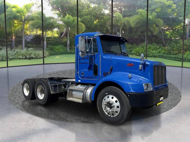 2004 Peterbilt 330