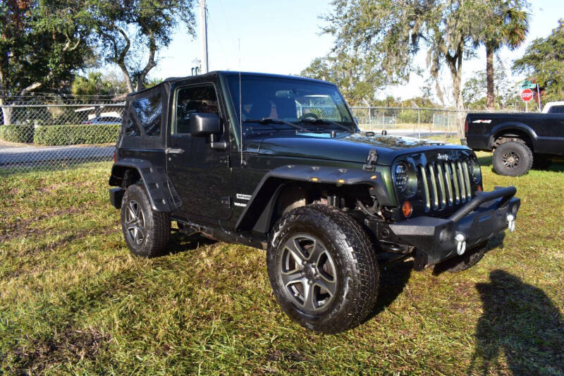 2011 Jeep Wrangler null photo 13