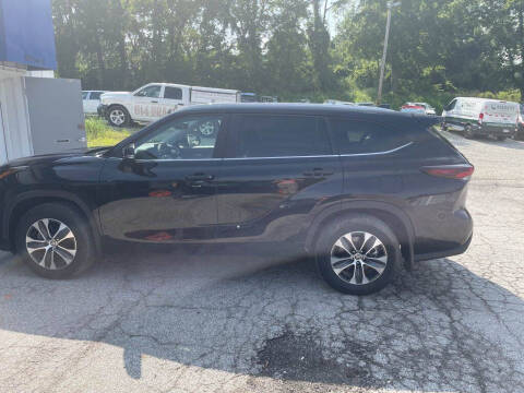 2024 Toyota Highlander LE