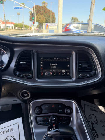 2020 Dodge Challenger SXT