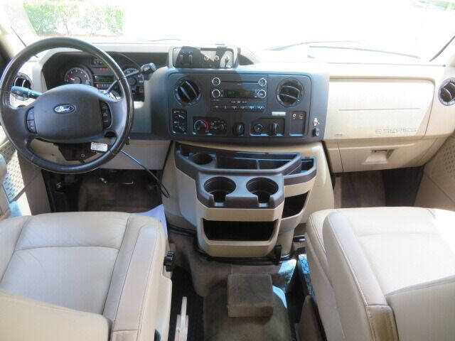 2013 Ford E-Series E-150 XLT