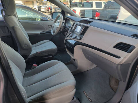2011 Toyota Sienna Base 7-Passenger