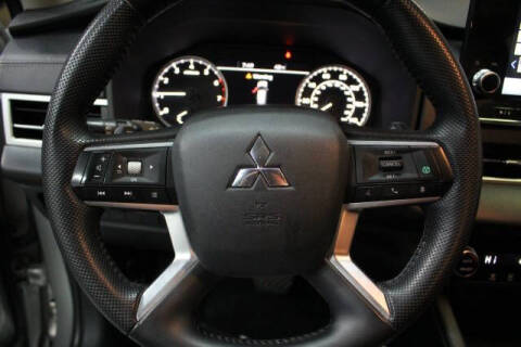 2023 Mitsubishi Outlander SE