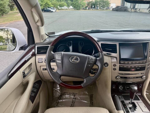 2014 Lexus LX 570