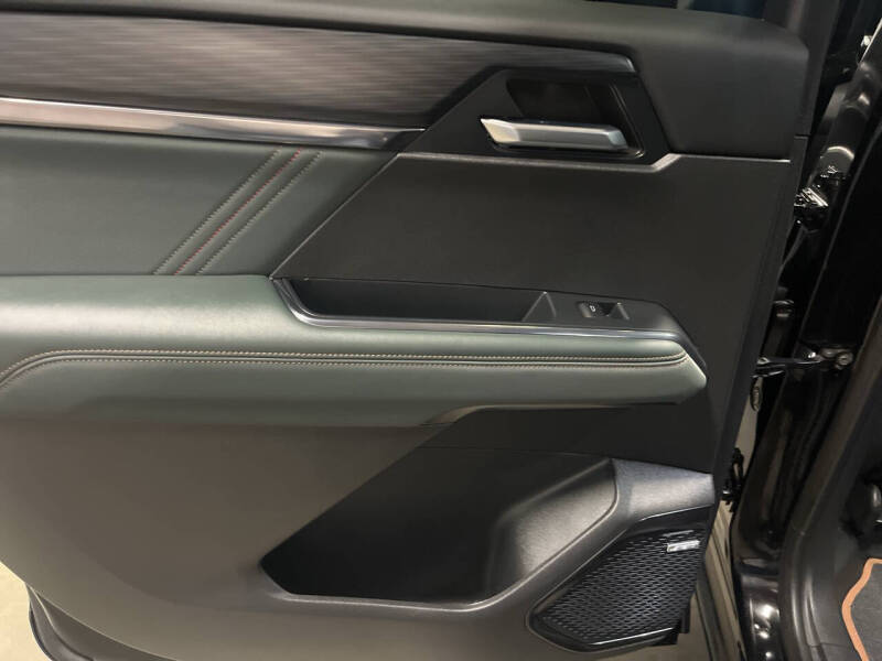 2024 GMC Acadia AT4