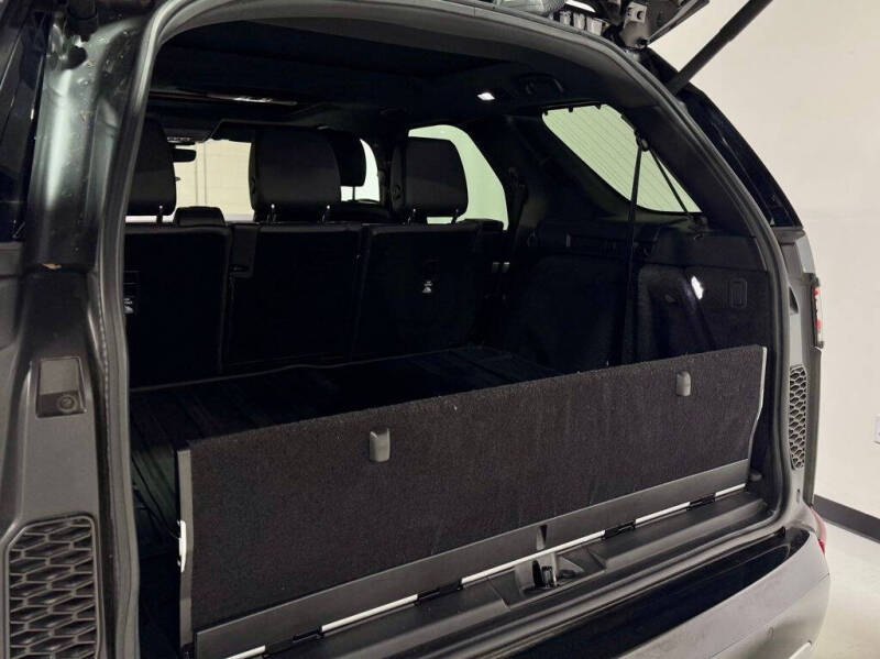 2020 Land Rover Discovery Landmark Edition