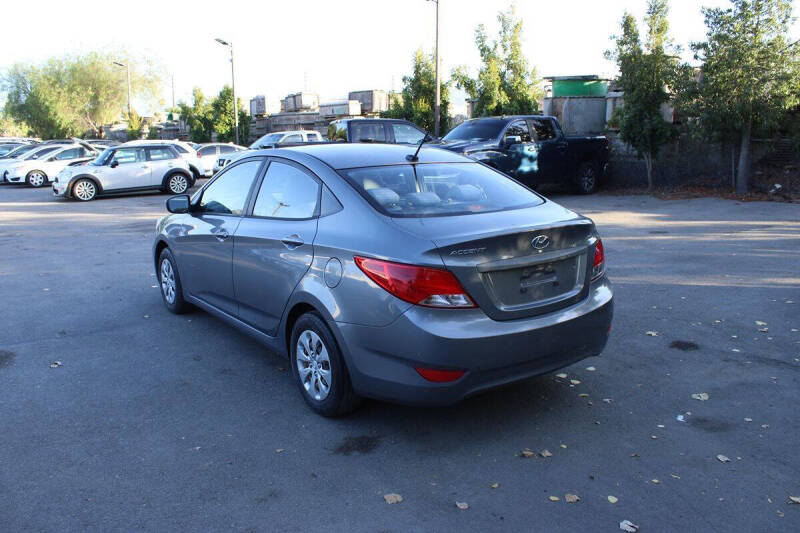 2016 Hyundai Accent SE
