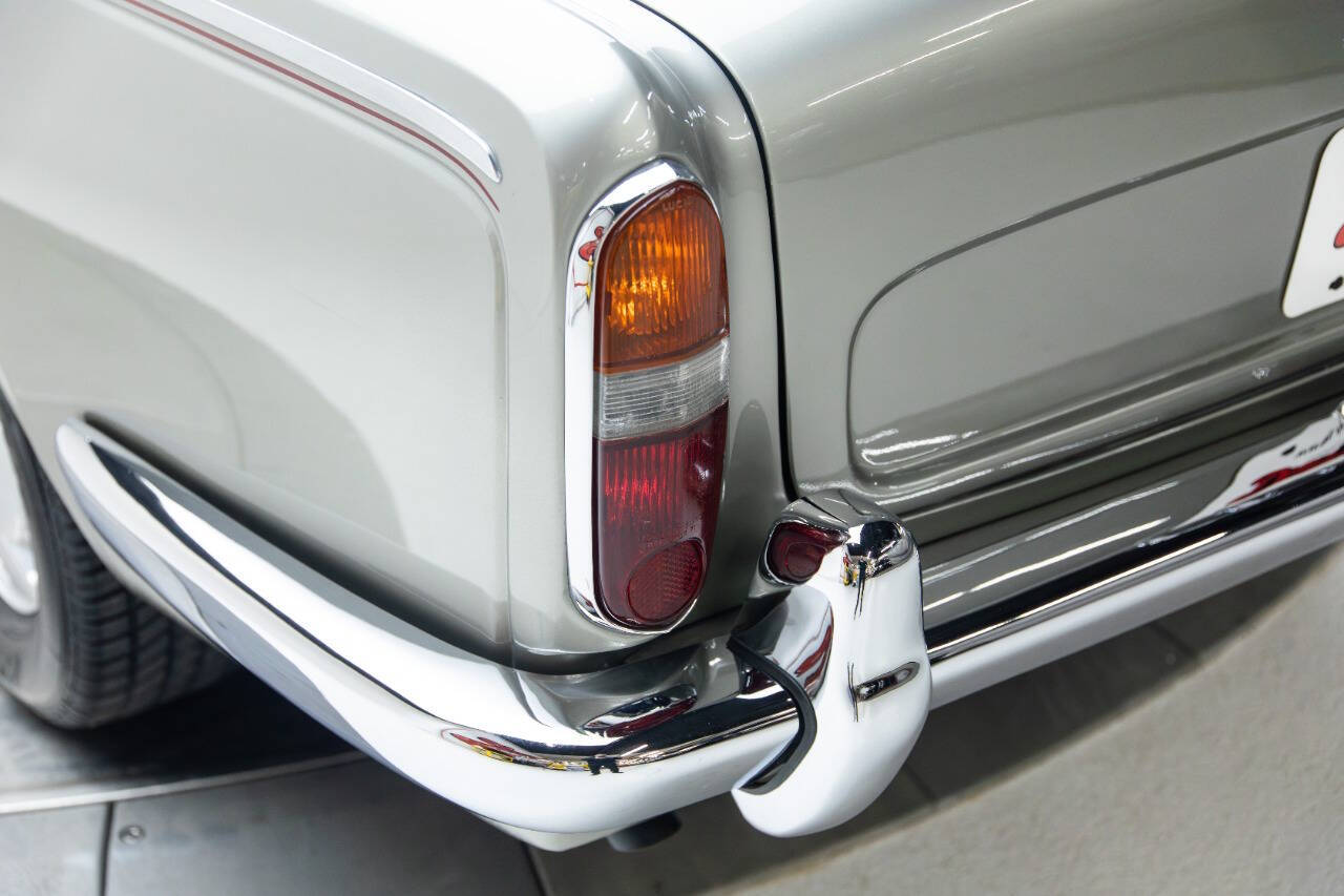 1967 Bentley T1 Saloon 53