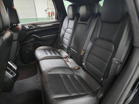 2013 Porsche Cayenne GTS