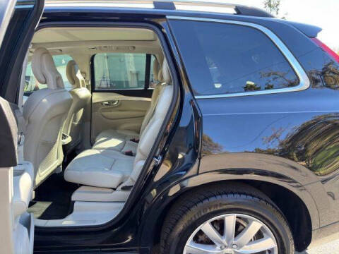 2018 Volvo XC90 T6 Momentum