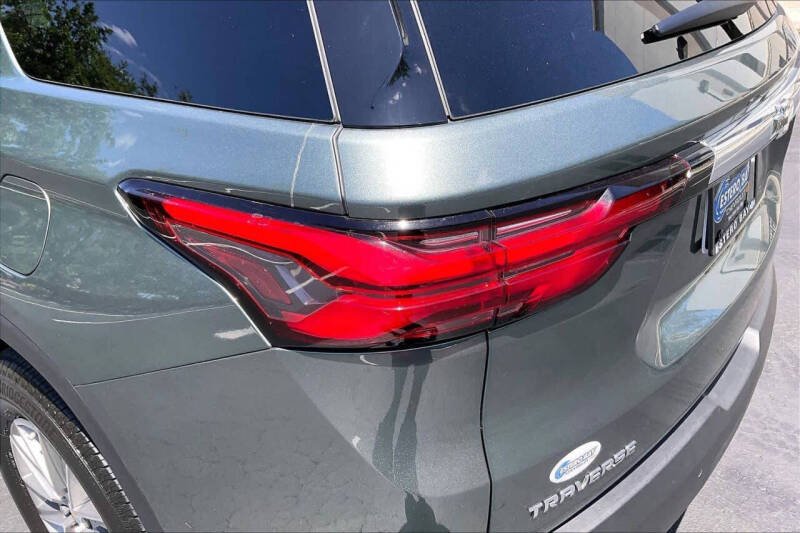 2023 Chevrolet Traverse LT Cloth