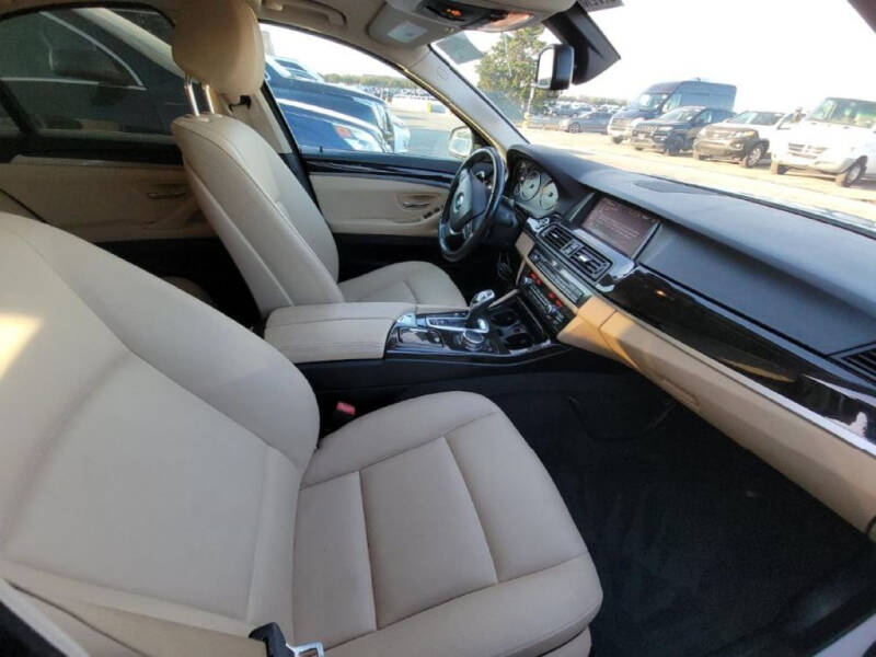 2016 BMW 5 Series 528i