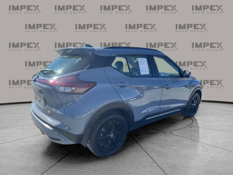 2021 Nissan Kicks SR