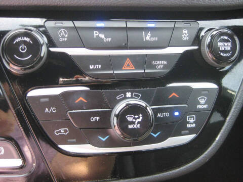 2024 Chrysler Pacifica Touring