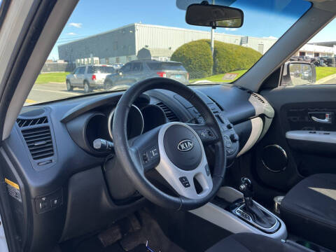 2012 Kia Soul +