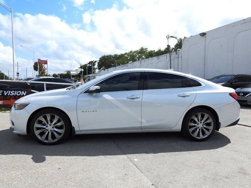 2017 CHEVROLET Malibu Sedan - $17,900