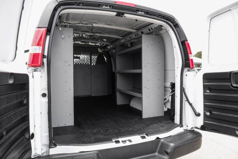 2022 GMC Savana 2500