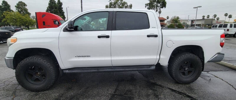 2017 Toyota Tundra SR5
