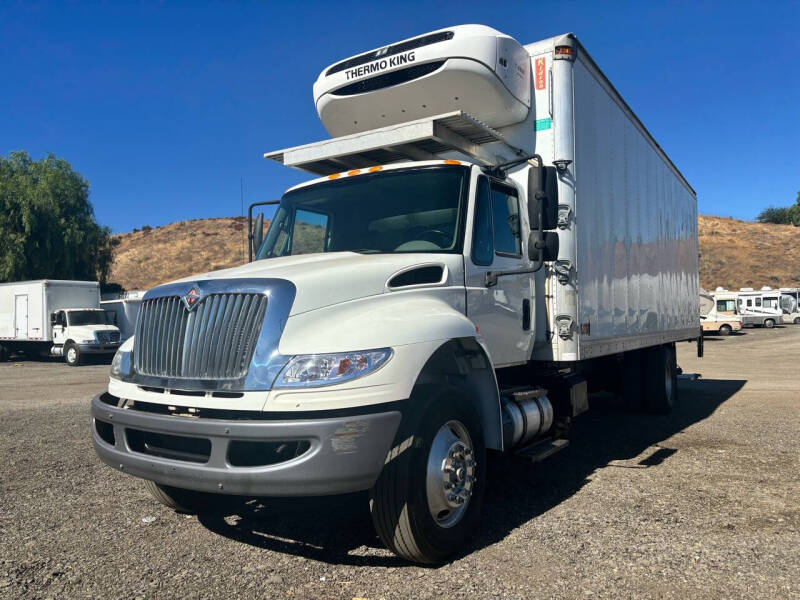 2015 International 26 ft Reefer  Box Truck