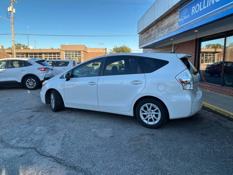 2013 Toyota Prius v Three
