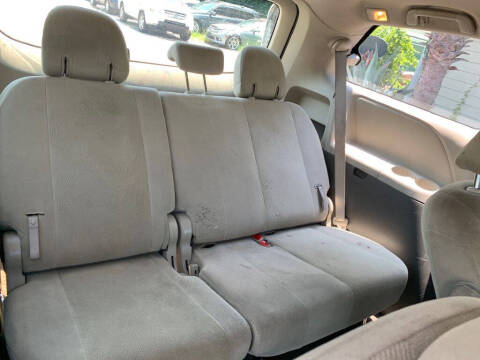2012 Toyota Sienna Base 7-Passenger