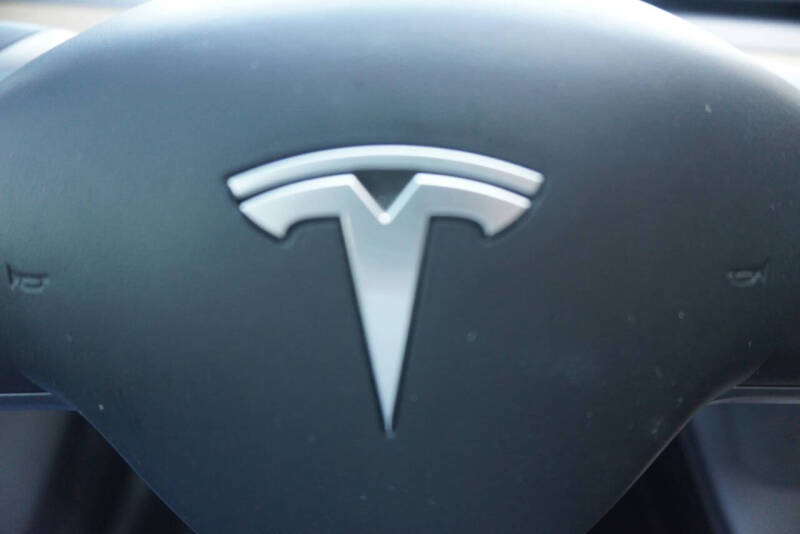 2024 Tesla Model Y Performance