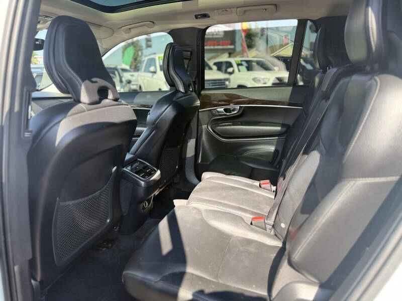 2019 Volvo XC90 T6 Momentum