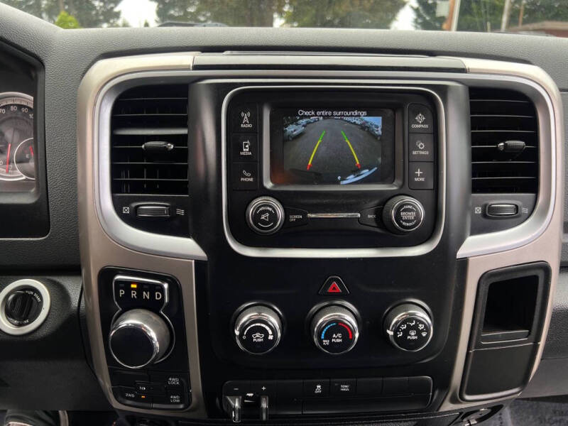 2016 RAM 1500 SLT