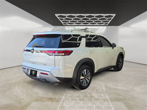 2024 Nissan Pathfinder SL