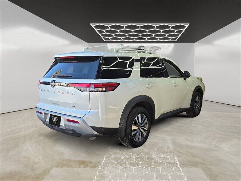 2024 Nissan Pathfinder SL