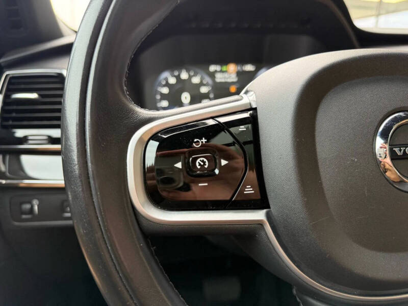 2018 Volvo XC90 T6 Momentum