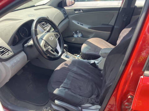 2012 Hyundai Accent GLS