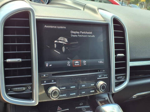 2017 Porsche Cayenne Platinum Edition