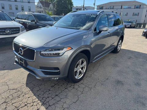 2017 Volvo XC90 T5 Momentum
