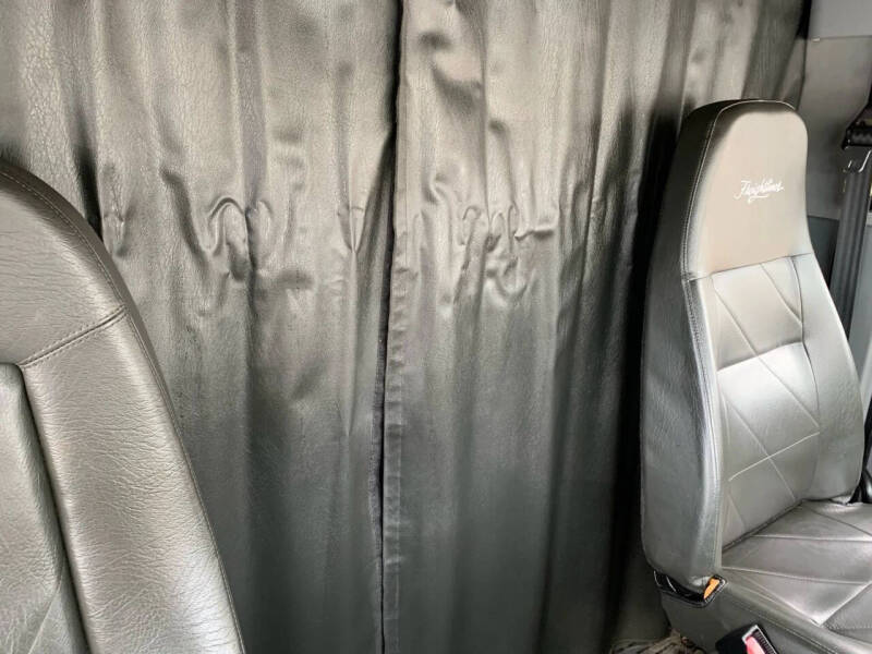 2010 Freightliner Columbia 120