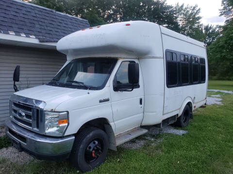 2008 Ford E-Series Chassis for sale at MEDINA WHOLESALE LLC in Wadsworth OH