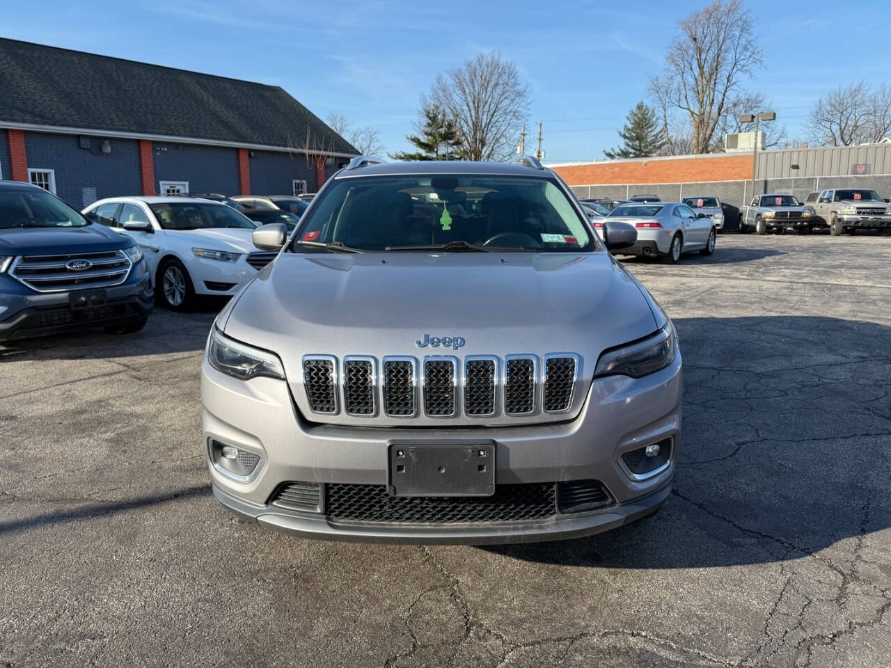 2019 Jeep Cherokee for sale at AVS AUTO GROUP LLC in CLEVELAND, OH