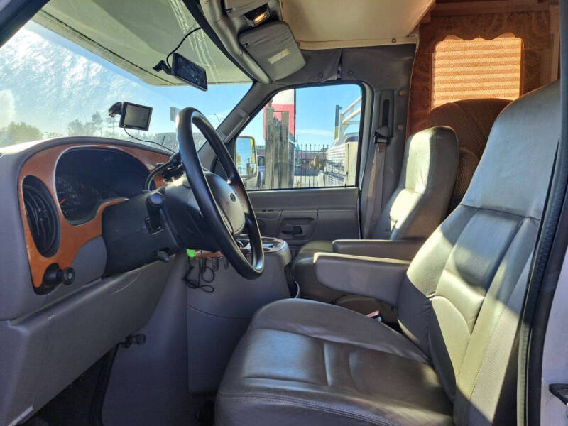 2001 Ford E-Series E-450 SD