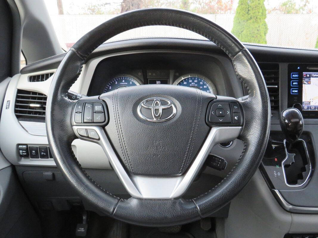 2016 Toyota Sienna for sale at Vrbo Motors in Linden, NJ